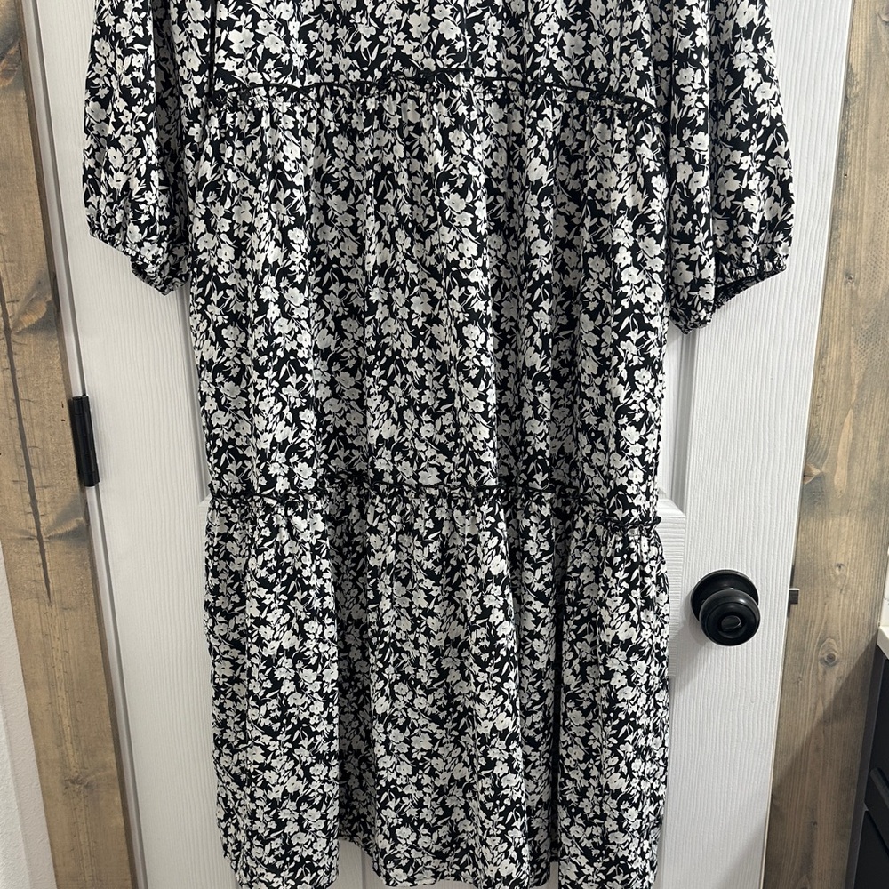 Floral Black and White Women's Dress - Picture 3 of 6